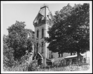 Image of courthouse with trees