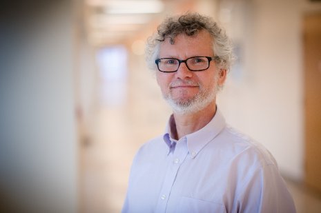 Alex Mayer Receives 2015 Research Award | CEGE News