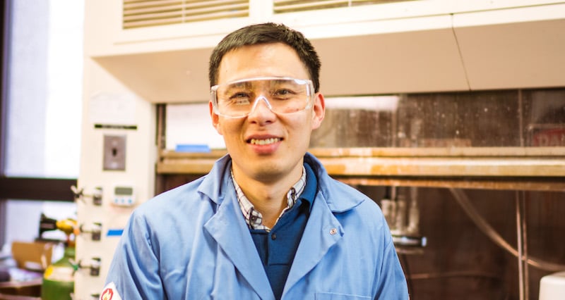 Lei Pan in his lab.