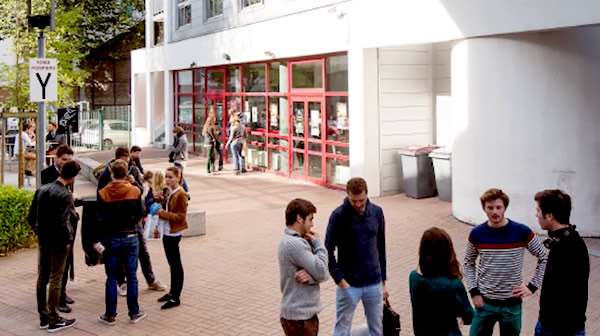 Engineering Study Abroad students meet on the street