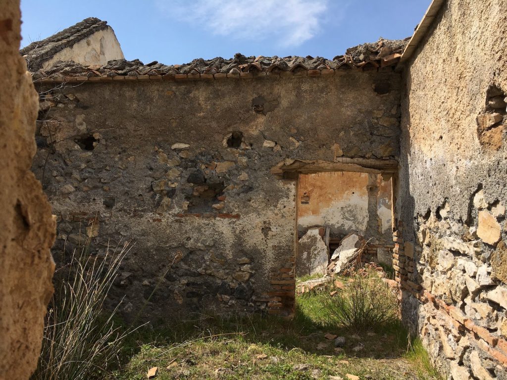 Ruins of a buiding in Grenada, showing an open doorway