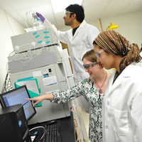 Research Slam event photo of people in the lab