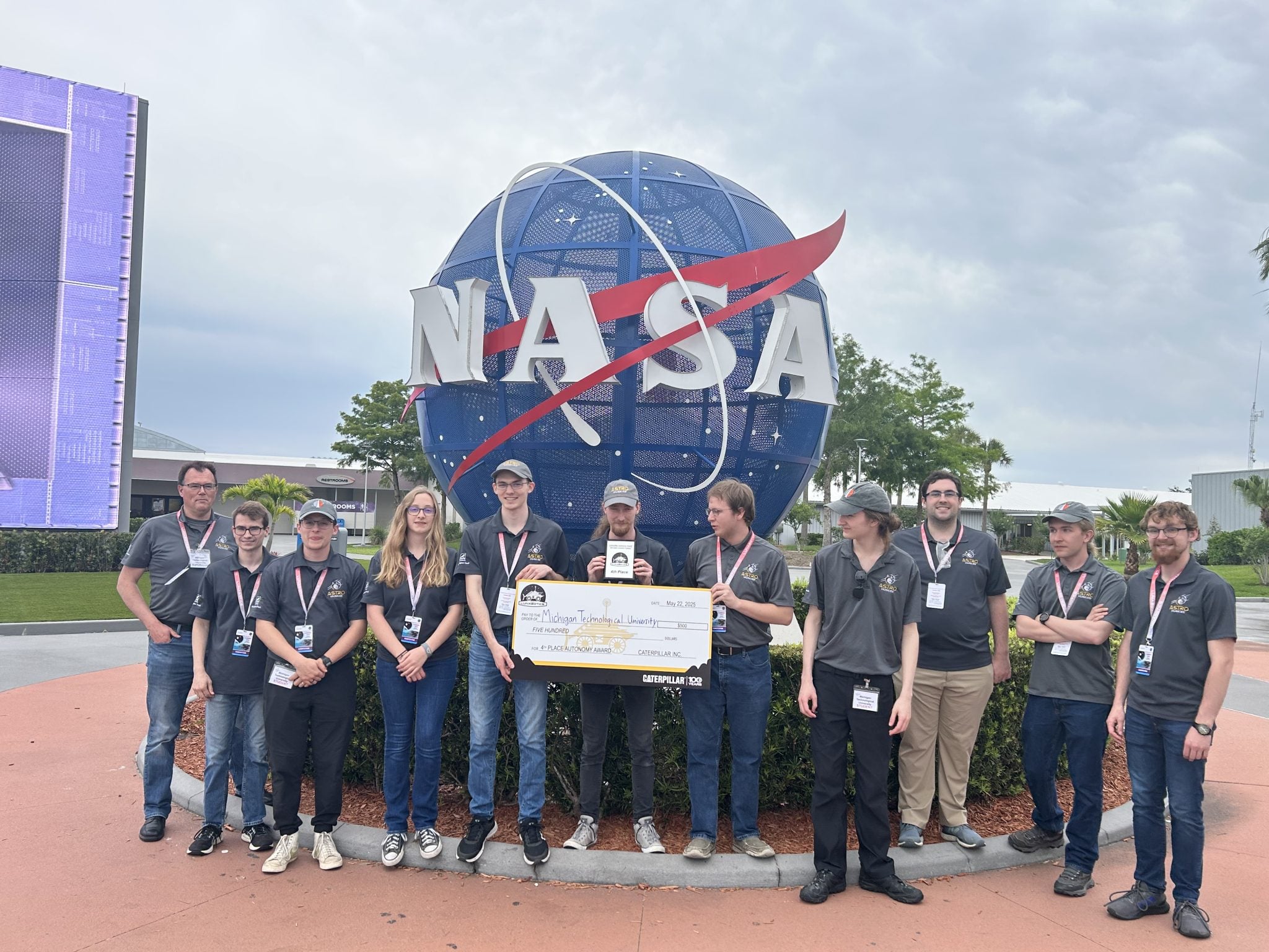 Nasa Blog Astro-Huskies Take to the Moon in NASA Lunabotics Challenge ...