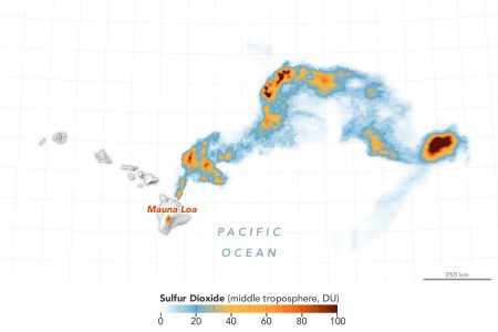 Map of Hawaii showing sulfur dioxide levels in color contours emitted from Mauna Loa.