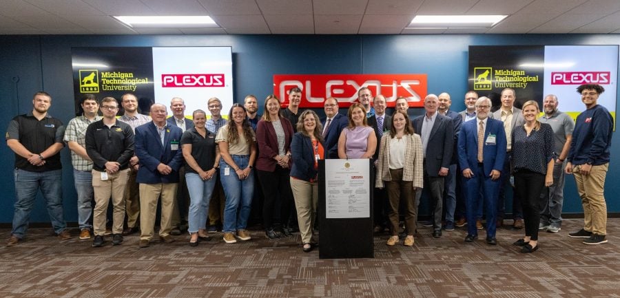 The Plexus and MTU teams at the signing ceremony. 