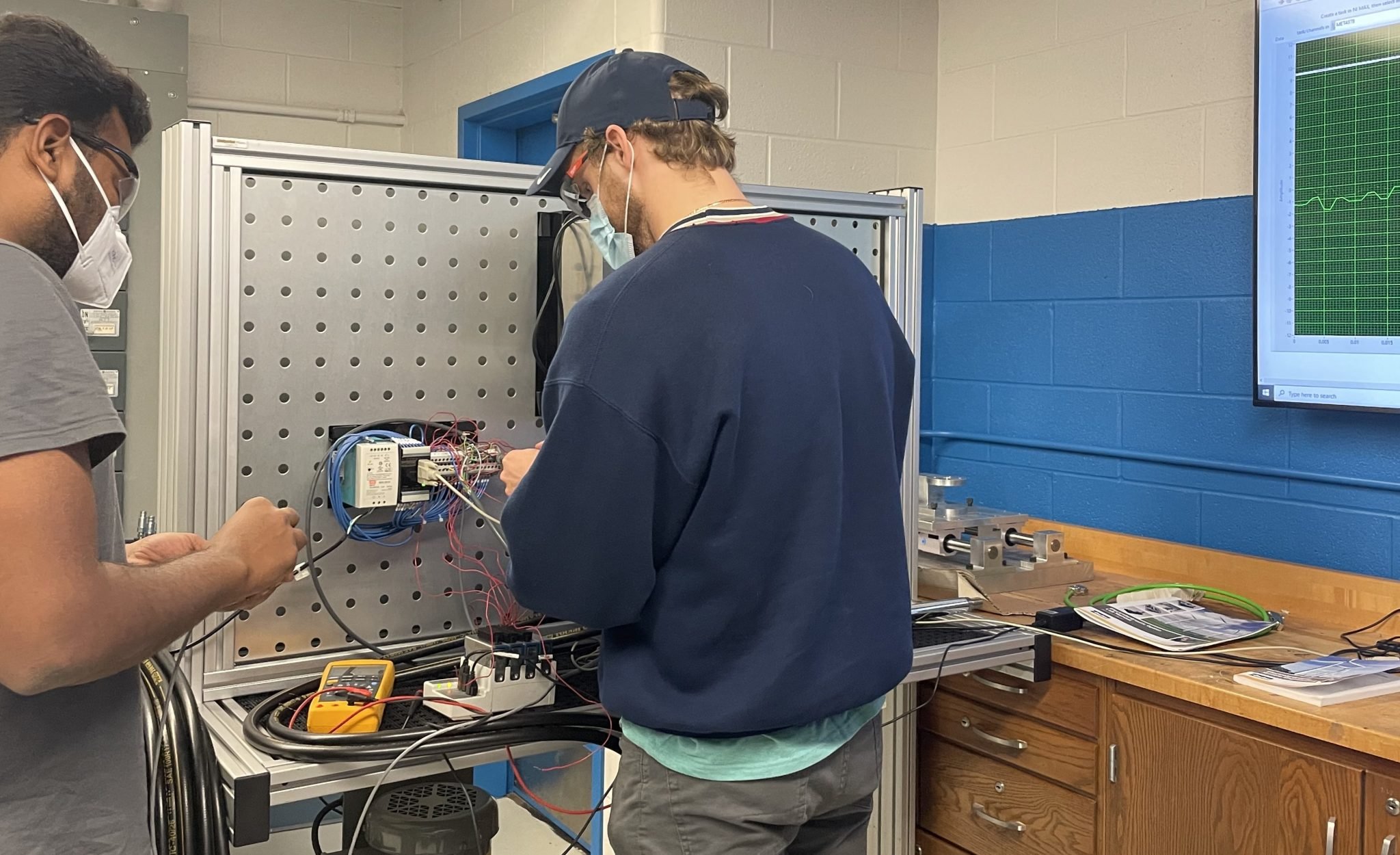 MMET Applied Fluid Power Lab Thrives with Industry Support